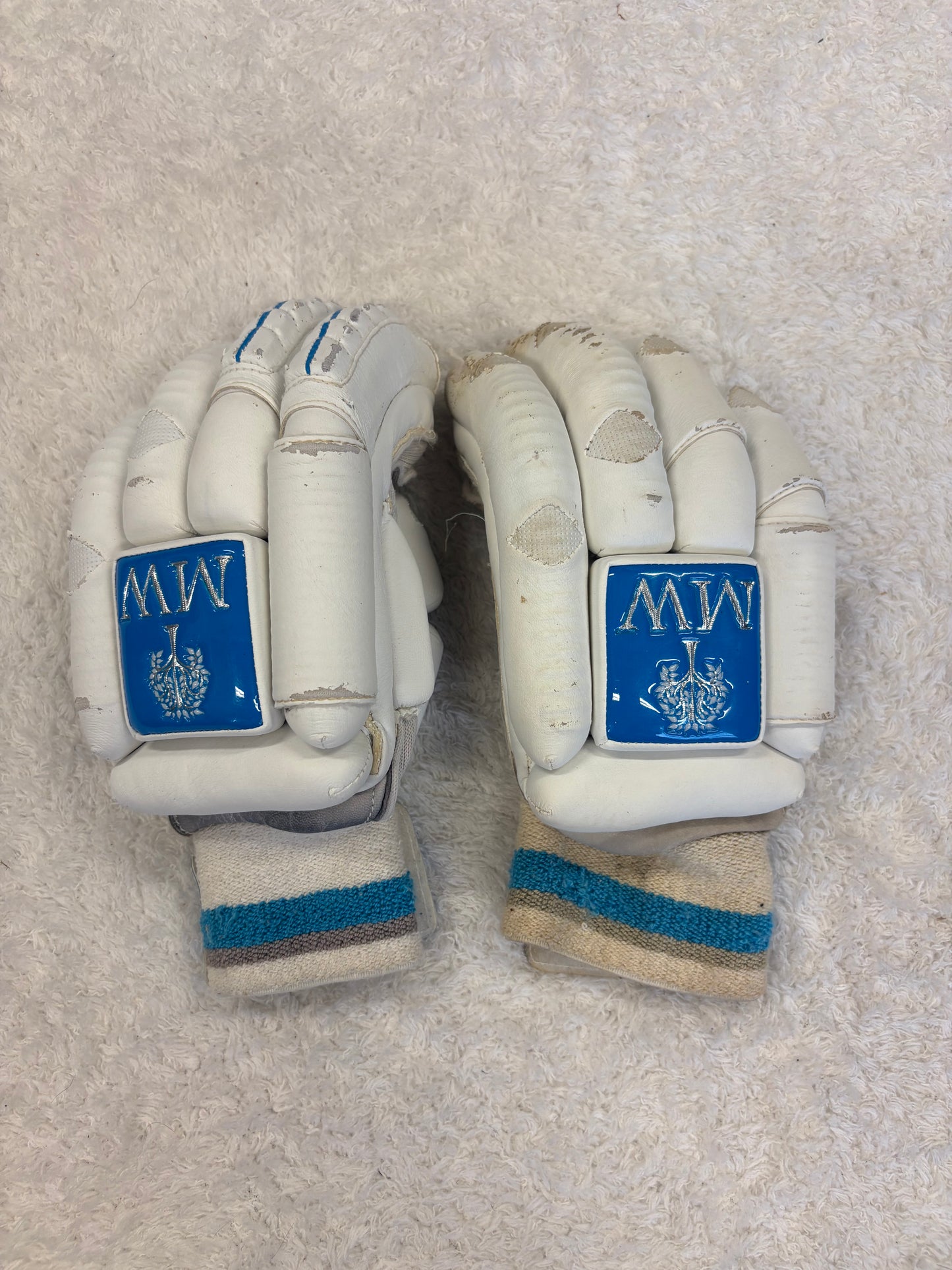 Mighty Willow Pro Batting Gloves Small Left Hand
